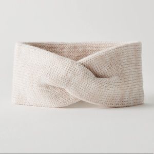 Aritzia Main Character Snow Bunny Headband
